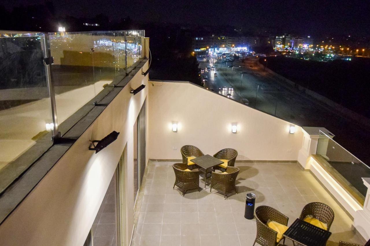 New Pyramid Quen Hotel Kairo Bagian luar foto